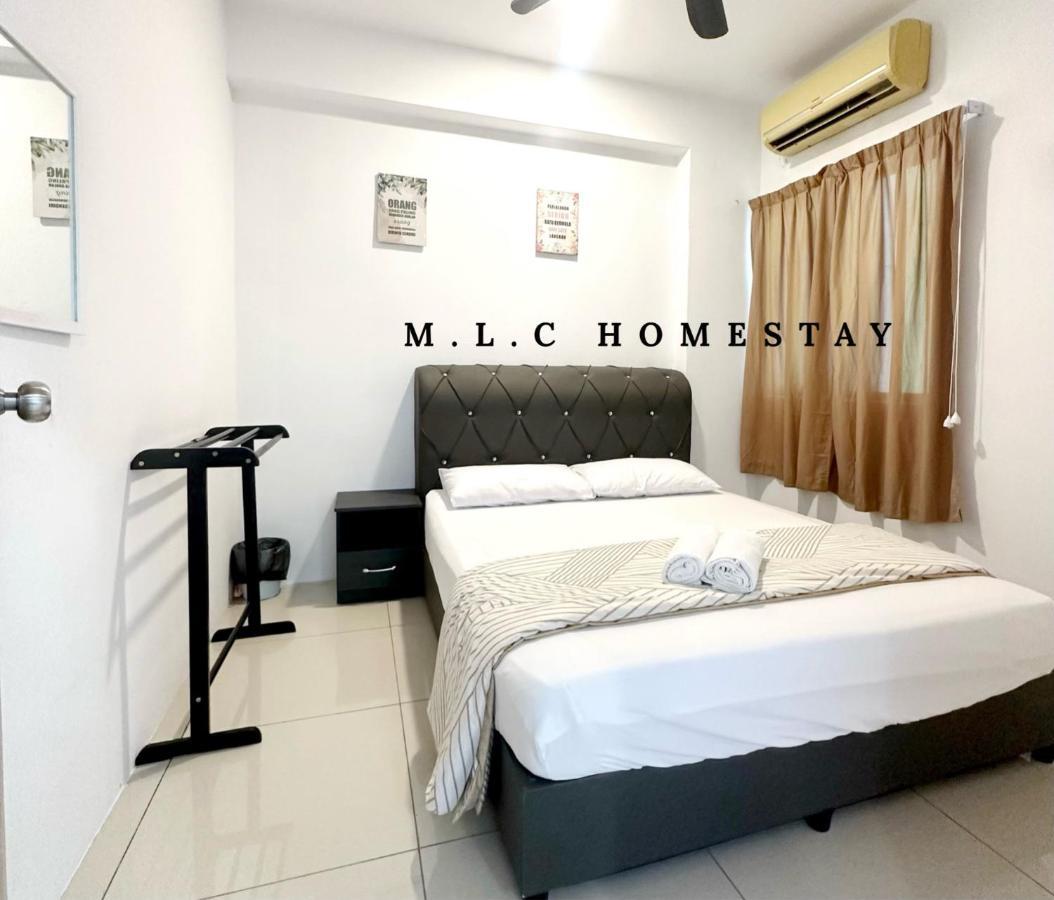 3 Bedrooms 2 Bathrooms Ipoh Waterpark Comfy Home - Pool & Mountain View Kültér fotó