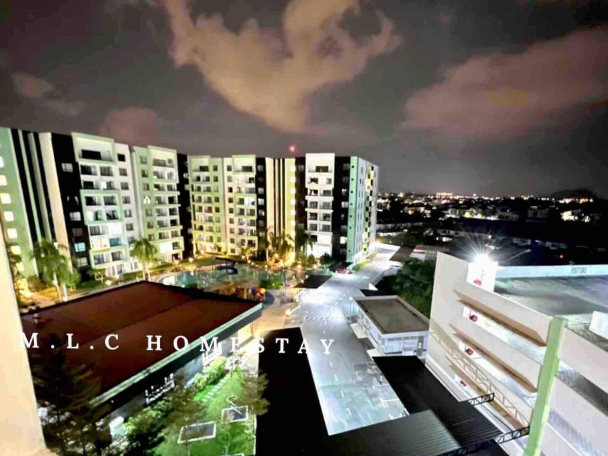 3 Bedrooms 2 Bathrooms Ipoh Waterpark Comfy Home - Pool & Mountain View Kültér fotó